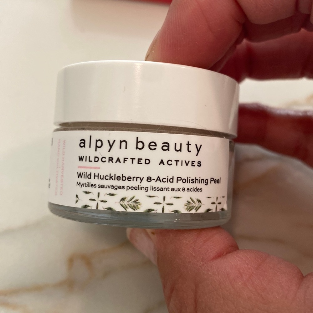 Alpyn beauty Wild Huckleberry 8-Acid Polishing Peel